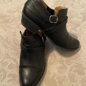 Women’s black Life Stride Booties size 9.5 M
